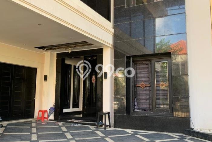 Hot Offer Hunian Mewah Ideal dan Luas di Sukolilo, Surabaya Hot Offer Hunian Mewah Ideal dan Luas di Sukolilo, Surabaya