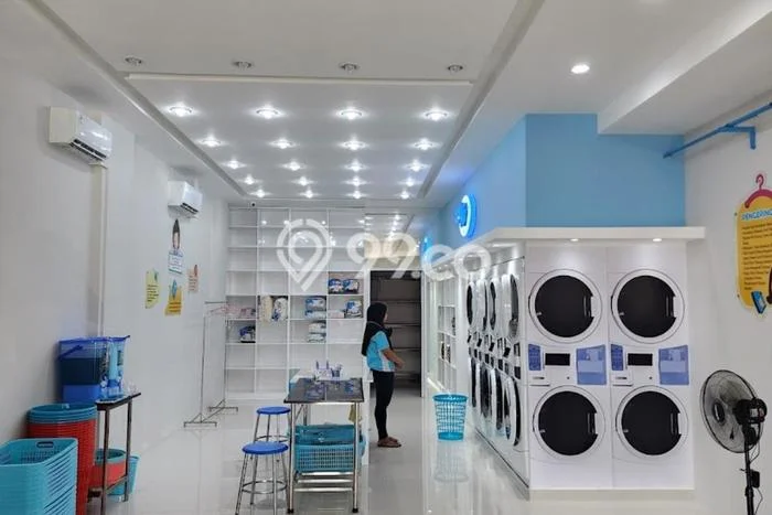 Unit Ruko Dijual di Surabaya LT 100m2 & LB 280m2 Unit Ruko Dijual di Surabaya LT 100m2 & LB 280m2