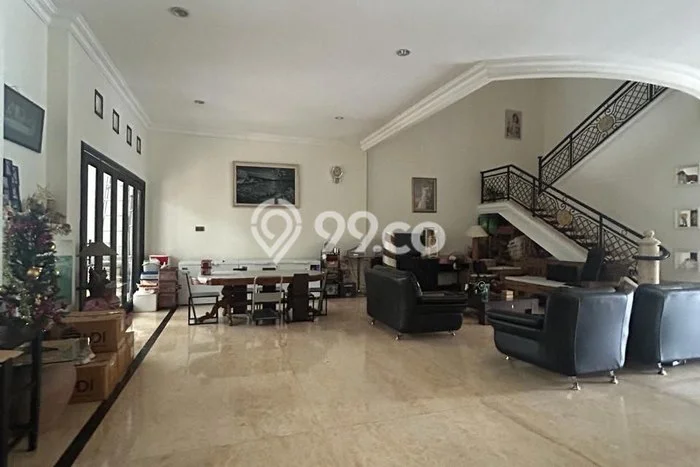 Rumah Elit Modern Siap Huni di Graha Surabaya Rumah Elit Modern Siap Huni di Graha Surabaya