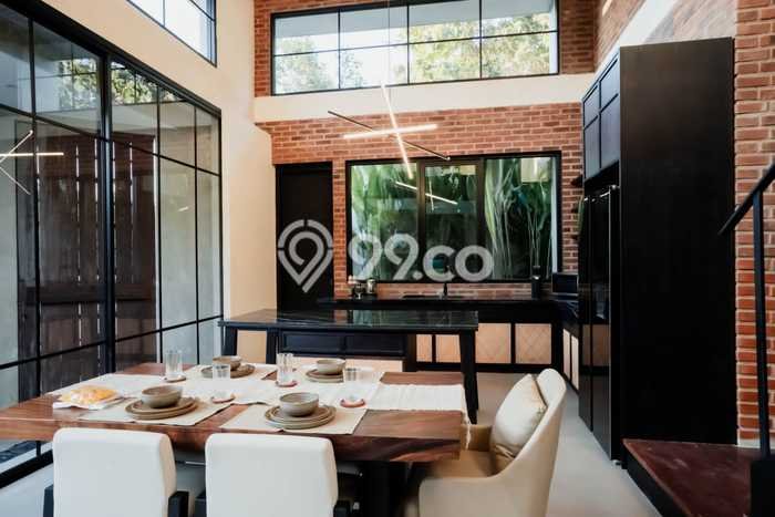 AREA PREMIUM! Vila di , Dimensi 214m2m², Pemandangan Indah sekitar AREA PREMIUM! Vila di , Dimensi 214m2m², Pemandangan Indah sekitar