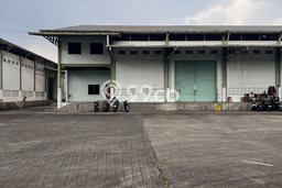Gudang Disewa di Bandung dengan LB 1139m2 Area Komersial Ramai Gudang Disewa di Bandung dengan LB 1139m2 Area Komersial Ramai