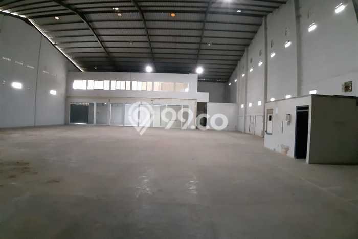 PELUANG EMAS! Gudang Kawasan Kiaracondong, Luas 1300m2m², Pusat Komersial PELUANG EMAS! Gudang Kawasan Kiaracondong, Luas 1300m2m², Pusat Komersial