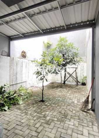 Ruko untuk Disewa di Pusat Malang Luas Bangunan 240m2 Ruko untuk Disewa di Pusat Malang Luas Bangunan 240m2