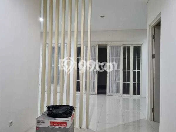 Rumah Sewa Malang LT 128m2 LB 120m2 Kawasan Soekarno Hatta Rumah Sewa Malang LT 128m2 LB 120m2 Kawasan Soekarno Hatta