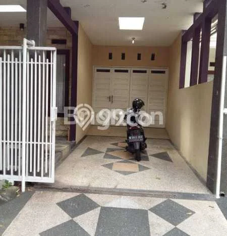 Disewakan! Rumah 4 Kamar Tidur &
4 Kamar Mandi di Soekarno Hatta, Malang Disewakan! Rumah 4 Kamar Tidur &
4 Kamar Mandi di Soekarno Hatta, Malang