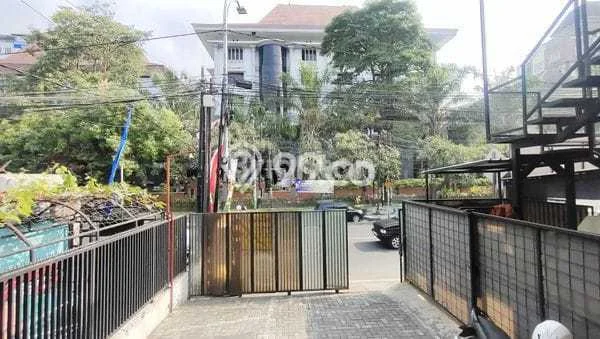 FOR RENT! Ruko di Dinoyo Cocok untuk Bisnis 144m2 FOR RENT! Ruko di Dinoyo Cocok untuk Bisnis 144m2