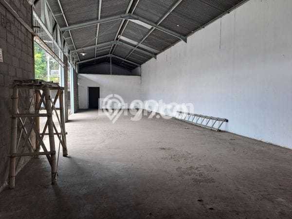 Gudang Disewa di Blimbing, Malang, LT 627m2 / LB 330m2 Gudang Disewa di Blimbing, Malang, LT 627m2 / LB 330m2