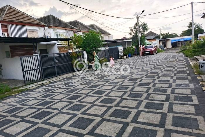 Rumah Modern 3 Kamar LT 100m2 di Kebraon Rumah Modern 3 Kamar LT 100m2 di Kebraon