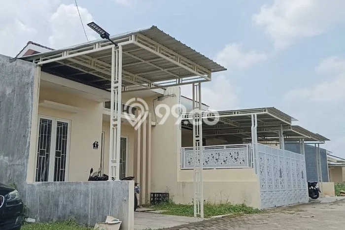 Jual Rumah Murah Meriah Sooko Punya 2 Kamar & LT 72m2 Jual Rumah Murah Meriah Sooko Punya 2 Kamar & LT 72m2