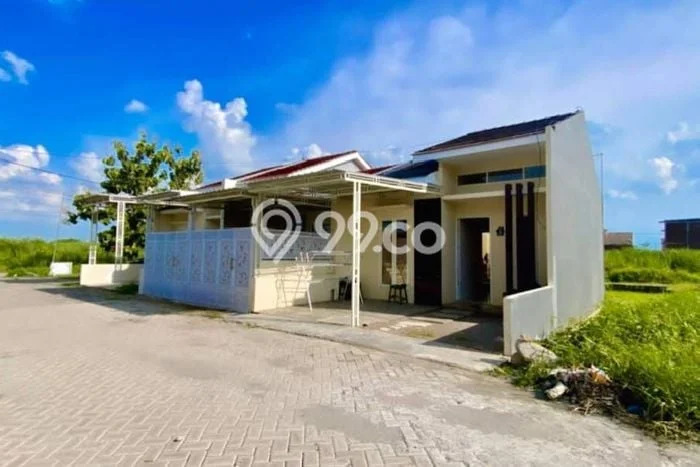 Jual Rumah Murah Meriah Sooko Punya 2 Kamar & LT 72m2 Jual Rumah Murah Meriah Sooko Punya 2 Kamar & LT 72m2
