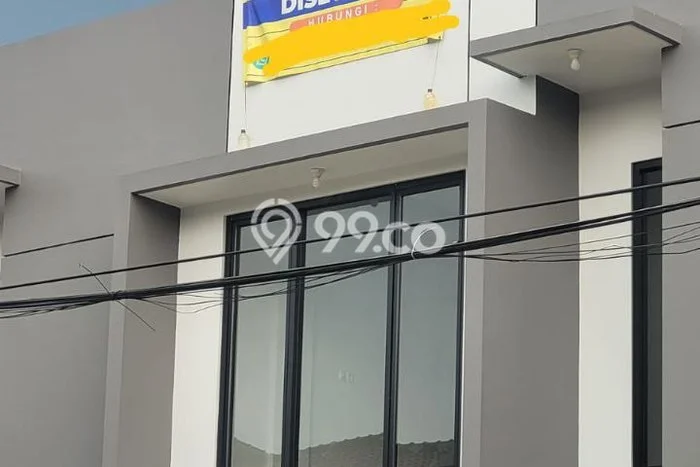 Disewakan Ruko Premium di , Luas 131m2m², Area Komersial, Jalan Mudah Disewakan Ruko Premium di , Luas 131m2m², Area Komersial, Jalan Mudah