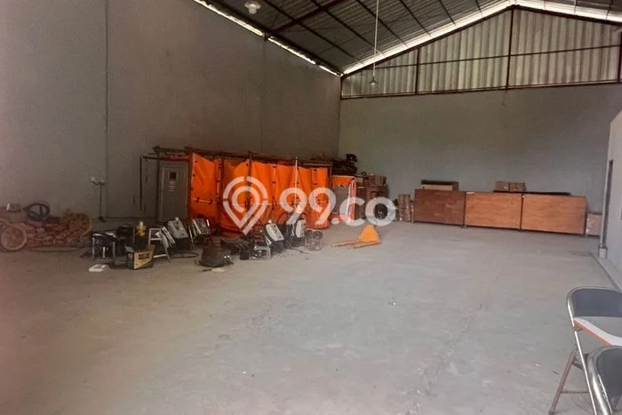 Gudang Disewa di Bekasi dengan LB 300m2 Area Komersial Ramai Gudang Disewa di Bekasi dengan LB 300m2 Area Komersial Ramai