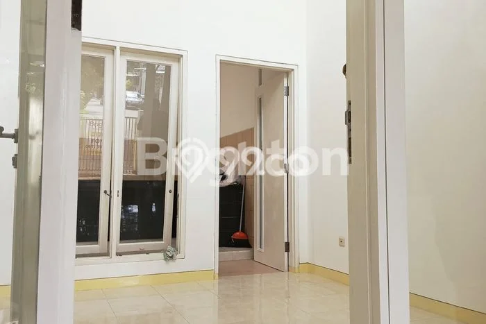 Rumah Luas Asri 2 KT Siap Huni di Citraland Surabaya Rumah Luas Asri 2 KT Siap Huni di Citraland Surabaya