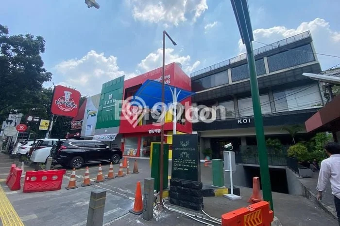 Disewakan Ruko di Kemang, Luas 360m², Area Strategis, Ready Pakai Disewakan Ruko di Kemang, Luas 360m², Area Strategis, Ready Pakai