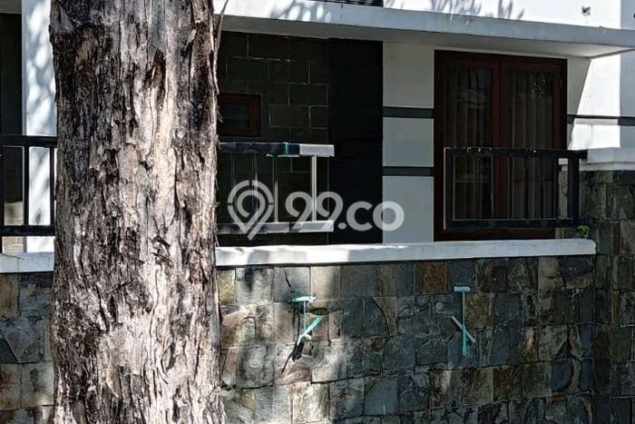 Dijual Rumah Premium dengan Fasilitas Sekitar Komplit di Mulyorejo, Surabaya Dijual Rumah Premium dengan Fasilitas Sekitar Komplit di Mulyorejo, Surabaya