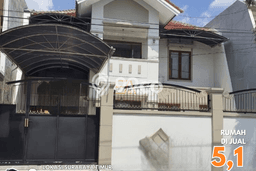 Rumah Elit Modern Tanpa Renovasi di Dharma Husada Surabaya Rumah Elit Modern Tanpa Renovasi di Dharma Husada Surabaya
