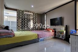 Disewakan! Rumah 4 Kamar Tidur &
5 Kamar Mandi di Citraland, Surabaya Disewakan! Rumah 4 Kamar Tidur &
5 Kamar Mandi di Citraland, Surabaya