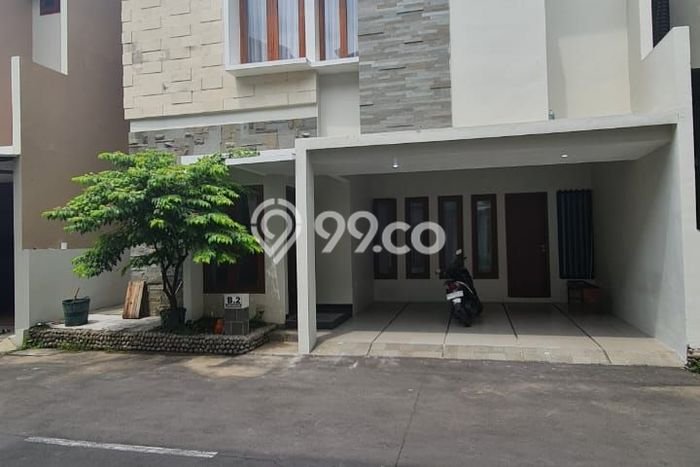 Dijual Rumah Strategis Bagus Punya 4 KT di Serengan Solo SHM Dijual Rumah Strategis Bagus Punya 4 KT di Serengan Solo SHM