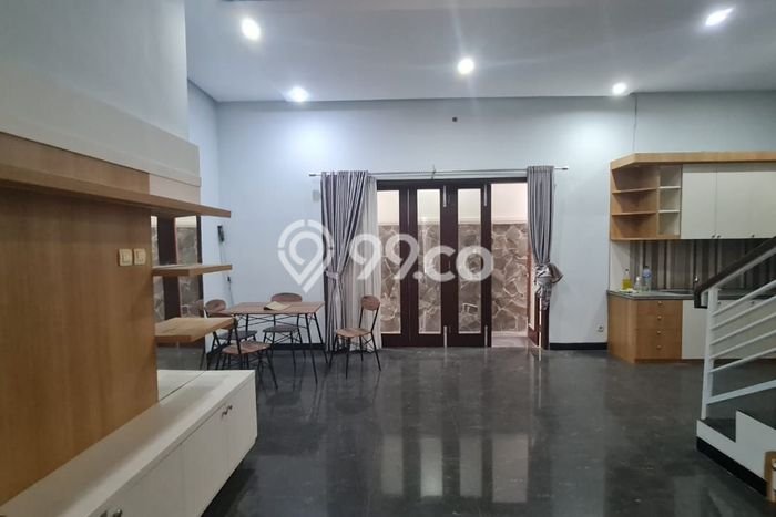 Dijual Rumah Strategis Bagus Punya 4 KT di Serengan Solo SHM Dijual Rumah Strategis Bagus Punya 4 KT di Serengan Solo SHM