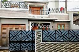 Jual Rumah Siap Huni di Laweyan Solo Harga Rp 2,2 Juta LT 211m2 Jual Rumah Siap Huni di Laweyan Solo Harga Rp 2,2 Juta LT 211m2