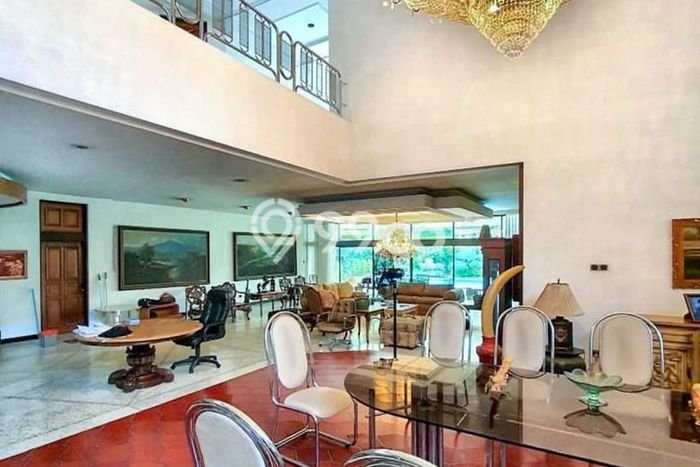 Siap Huni Rumah Mewah 5 Kamar di Menteng Dekat ke Mana Saja Siap Huni Rumah Mewah 5 Kamar di Menteng Dekat ke Mana Saja