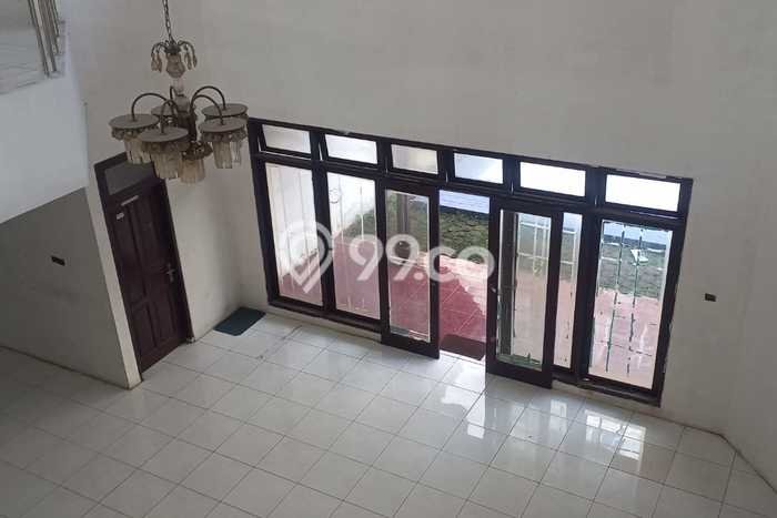 Rumah Premium di , 5 KM, Lingkungan Tenang, Luas 575m2m² Bangunan 475m2m² Rumah Premium di , 5 KM, Lingkungan Tenang, Luas 575m2m² Bangunan 475m2m²