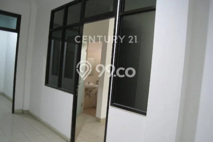Unit Komersial Disewakan di Jakarta Timur Area Strategis Harga Kompetitif Unit Komersial Disewakan di Jakarta Timur Area Strategis Harga Kompetitif