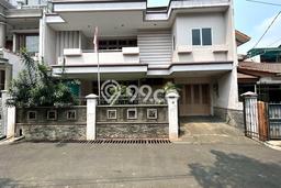 Rumah EXCLUSIVE di Tebet, Jakarta Selatan, LT 220m² LB 350m² KESEMPATAN TERBATAS! Rumah EXCLUSIVE di Tebet, Jakarta Selatan, LT 220m² LB 350m² KESEMPATAN TERBATAS!