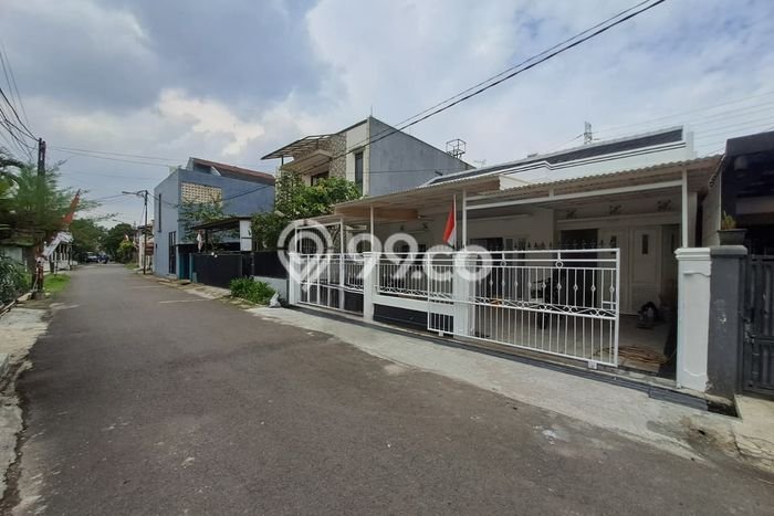 Rumah Luas Asri 6 KT Siap Huni di Buah Batu Bandung Rumah Luas Asri 6 KT Siap Huni di Buah Batu Bandung