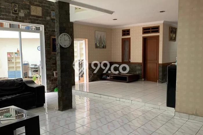 Rumah Modern 5 Kamar LT 252m2 di Setiabudi Rumah Modern 5 Kamar LT 252m2 di Setiabudi