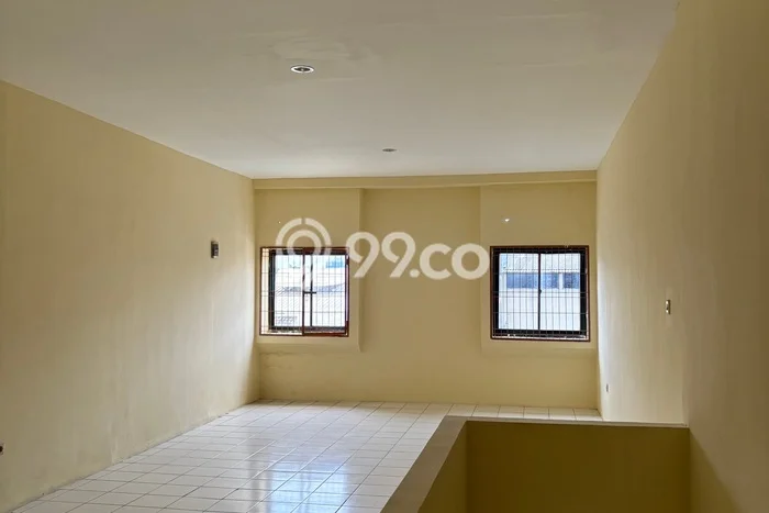 Unit Komersial Disewakan di Jakarta Barat Area Strategis Harga Kompetitif Unit Komersial Disewakan di Jakarta Barat Area Strategis Harga Kompetitif