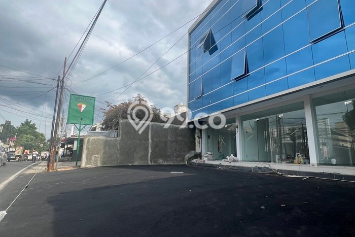 LOKASI STRATEGIS! Ruko Kawasan Pejaten, Luas 170m², Kawasan Komersial LOKASI STRATEGIS! Ruko Kawasan Pejaten, Luas 170m², Kawasan Komersial