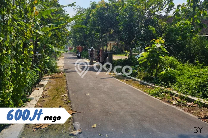 Tanah Kosong Dijual di Karanganyar dengan Area 1213m2 Tanah Kosong Dijual di Karanganyar dengan Area 1213m2