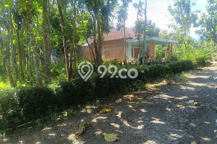 Tanah Kosong Dijual di Karanganyar dengan Area 450m2 Tanah Kosong Dijual di Karanganyar dengan Area 450m2
