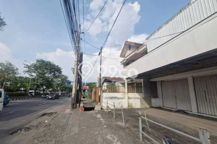 Ruko bagus disewakan di Semarang Barat Semarang dengan LB 440m2 harga sewa terbaik Ruko bagus disewakan di Semarang Barat Semarang dengan LB 440m2 harga sewa terbaik