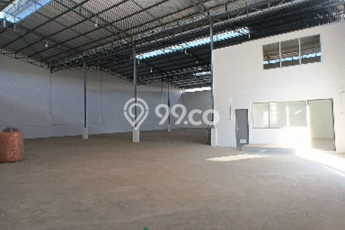 Unit Gudang disewakan di Mapanget Manado dengan LT 10000m2 / LB 576m2 Unit Gudang disewakan di Mapanget Manado dengan LT 10000m2 / LB 576m2