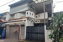 Rumah Modern Cantik 4 Kamar Bisa Langsung Pindah di Ciledug Rumah Modern Cantik 4 Kamar Bisa Langsung Pindah di Ciledug