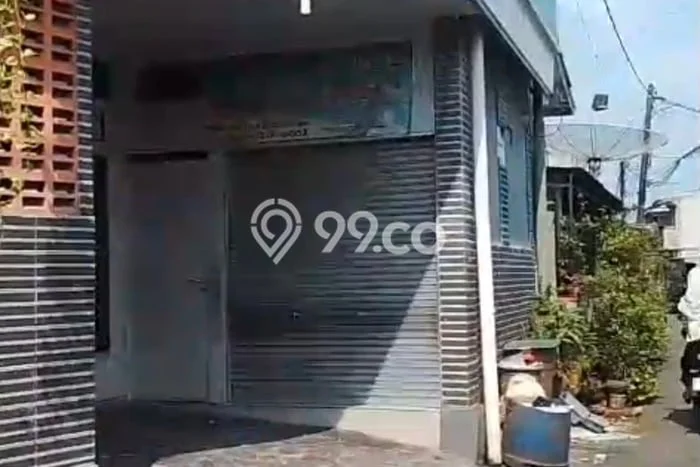 Peluang Investasi! Rumah Kost Dijual di Cimanggis, Depok, 0 KT, 19 KM, Luas 300m2 Peluang Investasi! Rumah Kost Dijual di Cimanggis, Depok, 0 KT, 19 KM, Luas 300m2