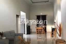 Dijual Cepat Rumah Bagus Siap Huni LB 98m2 di Marpoyan Damai, Pekanbaru Dijual Cepat Rumah Bagus Siap Huni LB 98m2 di Marpoyan Damai, Pekanbaru