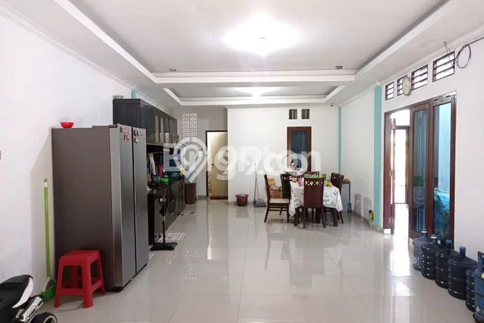 Dijual Rumah 5 Kamar Lokasi Ideal Bagus dan Strategis di Payung Sekaki Dijual Rumah 5 Kamar Lokasi Ideal Bagus dan Strategis di Payung Sekaki