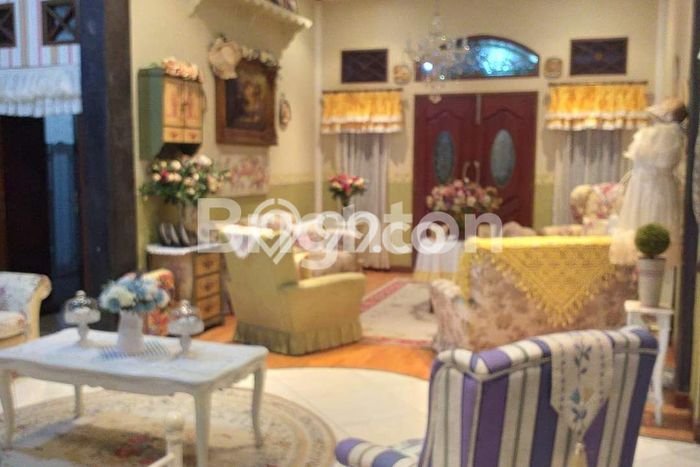 Rumah Mewah LB 300m2 Siap Pakai Desain Elegan di Arengka, Pekanbaru Rumah Mewah LB 300m2 Siap Pakai Desain Elegan di Arengka, Pekanbaru