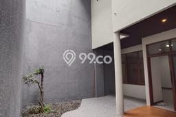 Disewakan! Rumah 3 Kamar Tidur &
3 Kamar Mandi di Bandung Utara, Bandung Disewakan! Rumah 3 Kamar Tidur &
3 Kamar Mandi di Bandung Utara, Bandung