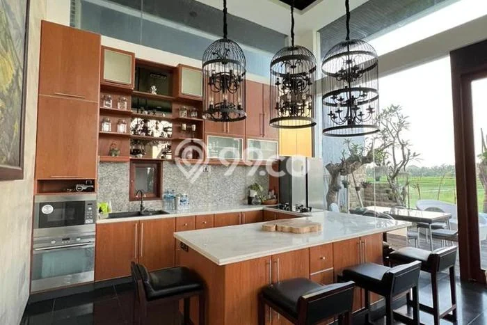 Disewakan Rumah Strategis di Kaba kaba LT 350m2 / LB 300m2 Siap Huni Disewakan Rumah Strategis di Kaba kaba LT 350m2 / LB 300m2 Siap Huni