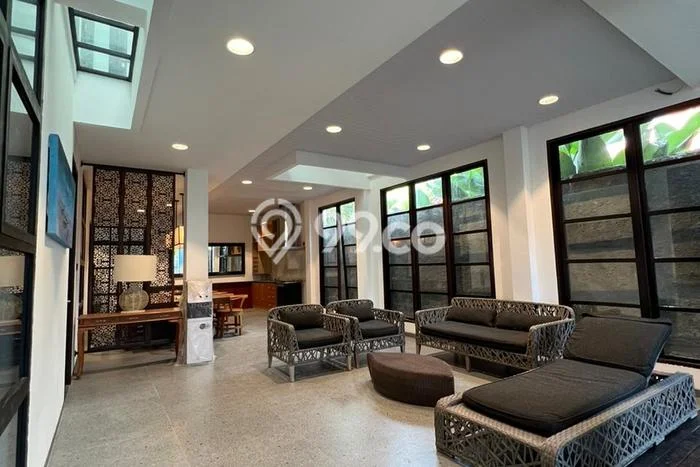Disewakan Rumah Strategis di Renon LT 270m2 / LB 450m2 Siap Huni Disewakan Rumah Strategis di Renon LT 270m2 / LB 450m2 Siap Huni