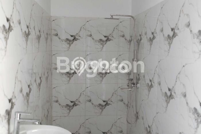 Vila Kawasan Kediri, Luas 180m2m², Area Nyaman Vila Kawasan Kediri, Luas 180m2m², Area Nyaman