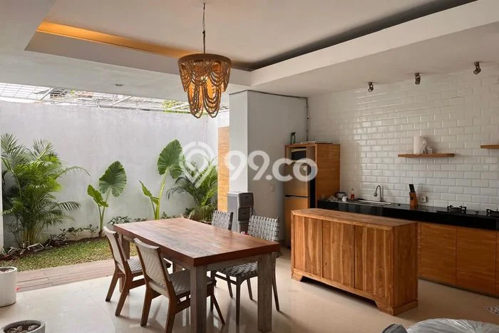 Disewakan! Rumah 2 Kamar Tidur &
2 Kamar Mandi di Umalas, Badung Disewakan! Rumah 2 Kamar Tidur &
2 Kamar Mandi di Umalas, Badung