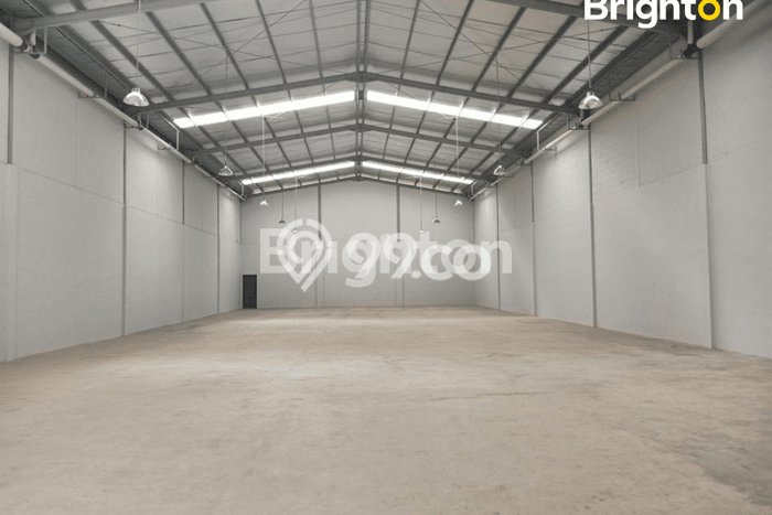 LOKASI STRATEGIS! Gudang di , Luas 540m2m², Kawasan Komersial LOKASI STRATEGIS! Gudang di , Luas 540m2m², Kawasan Komersial