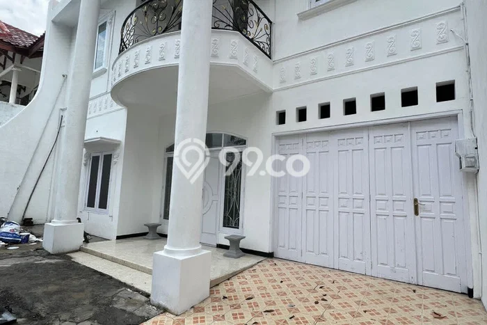 Rumah Mewah LB 320m2 Siap Pakai Desain Elegan di ngagel, Surabaya Rumah Mewah LB 320m2 Siap Pakai Desain Elegan di ngagel, Surabaya