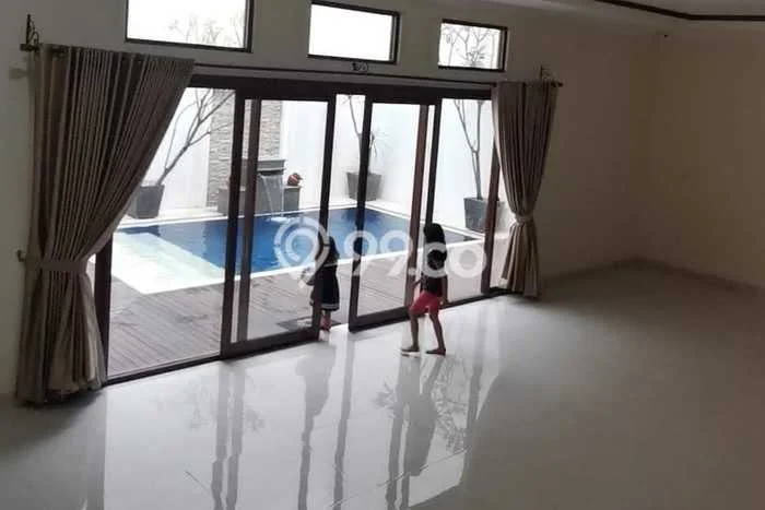 Dijual Rumah Premium dengan Fasilitas Sekitar Komplit di Cipondoh, Tangerang Dijual Rumah Premium dengan Fasilitas Sekitar Komplit di Cipondoh, Tangerang
