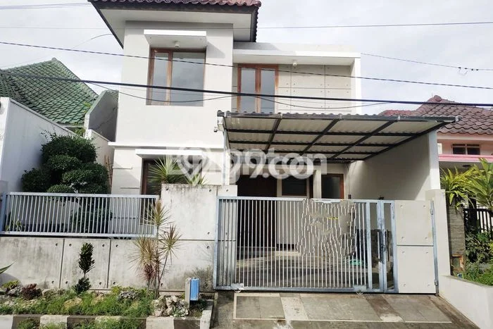 Rumah di , Lingkungan Asri, 3 KM Rumah di , Lingkungan Asri, 3 KM